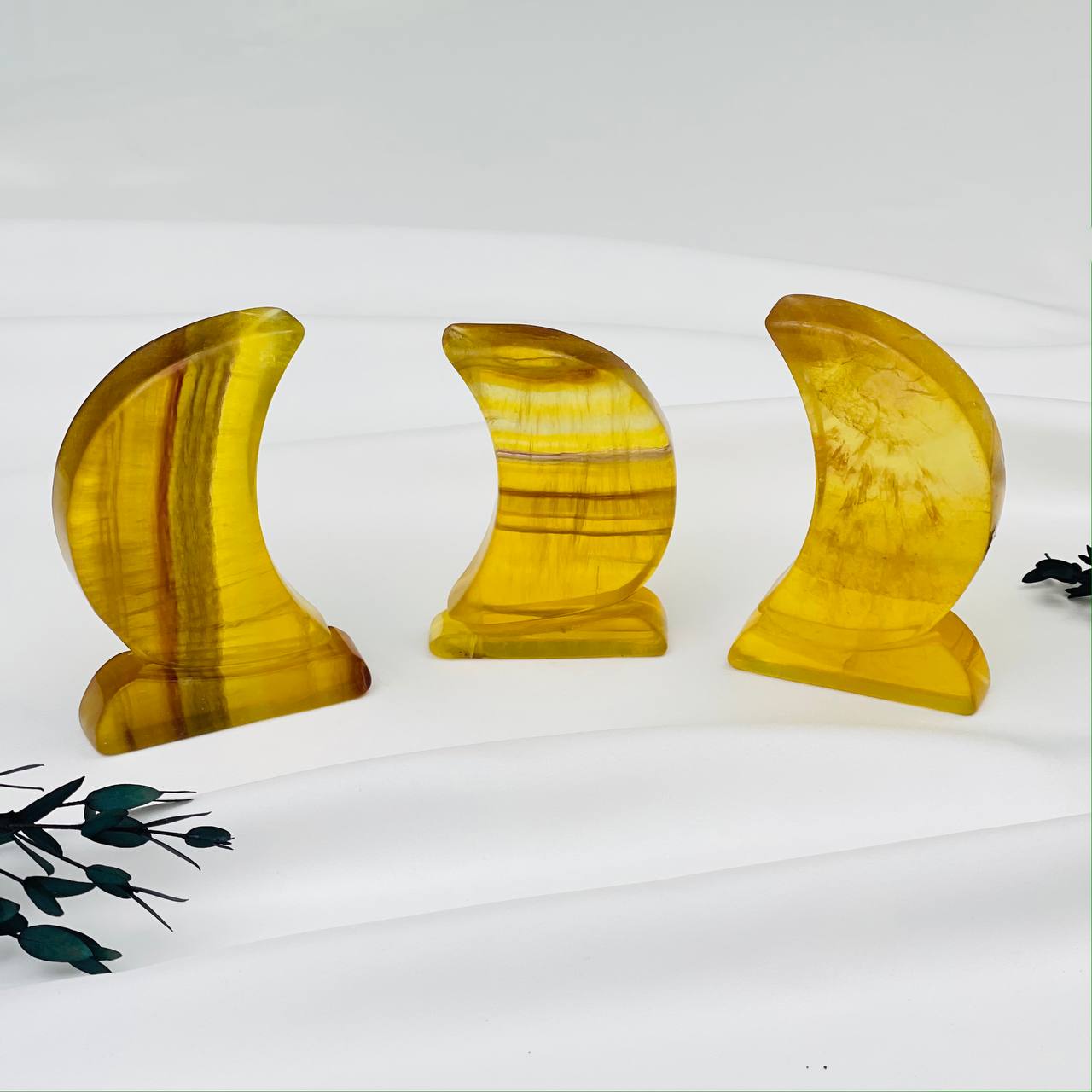 Месяц из желтого Флюорита - изображение товара №1