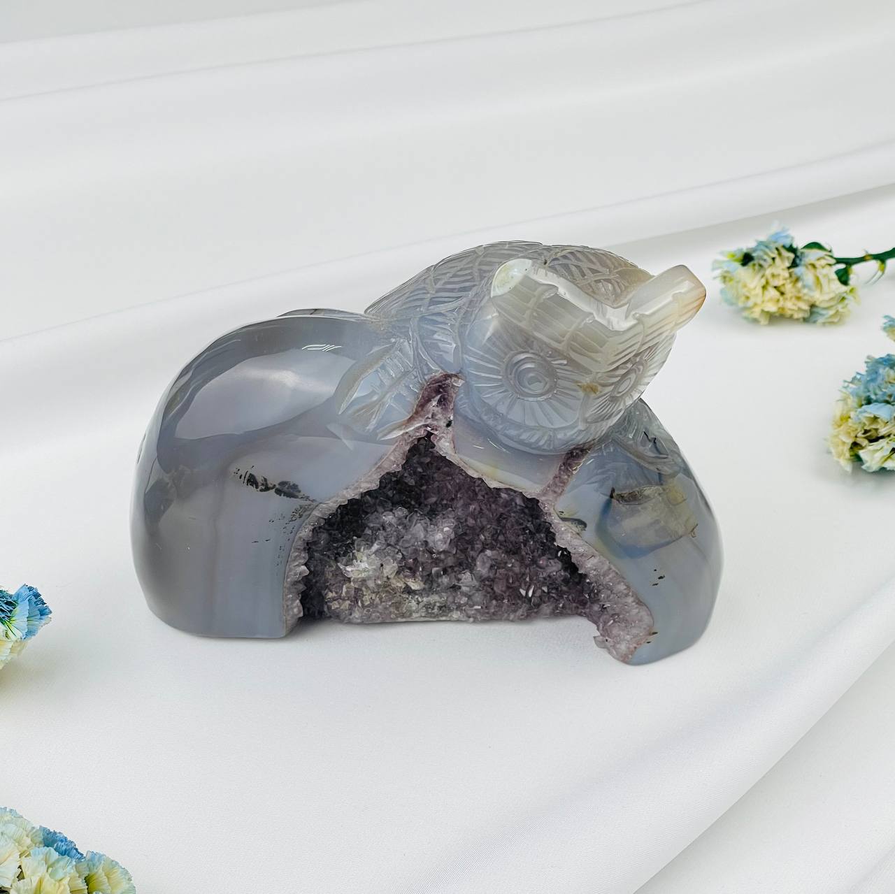 Сова резная из камня Агат серый с жеодой - изображение товара №1