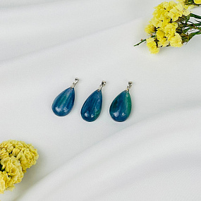 Кулон из Кианита