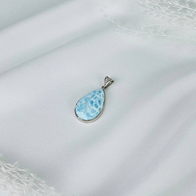 Кулон из Ларимара