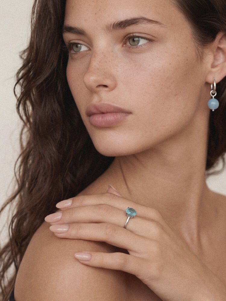 Аквамарин: застывшая морская волна в мире самоцветов