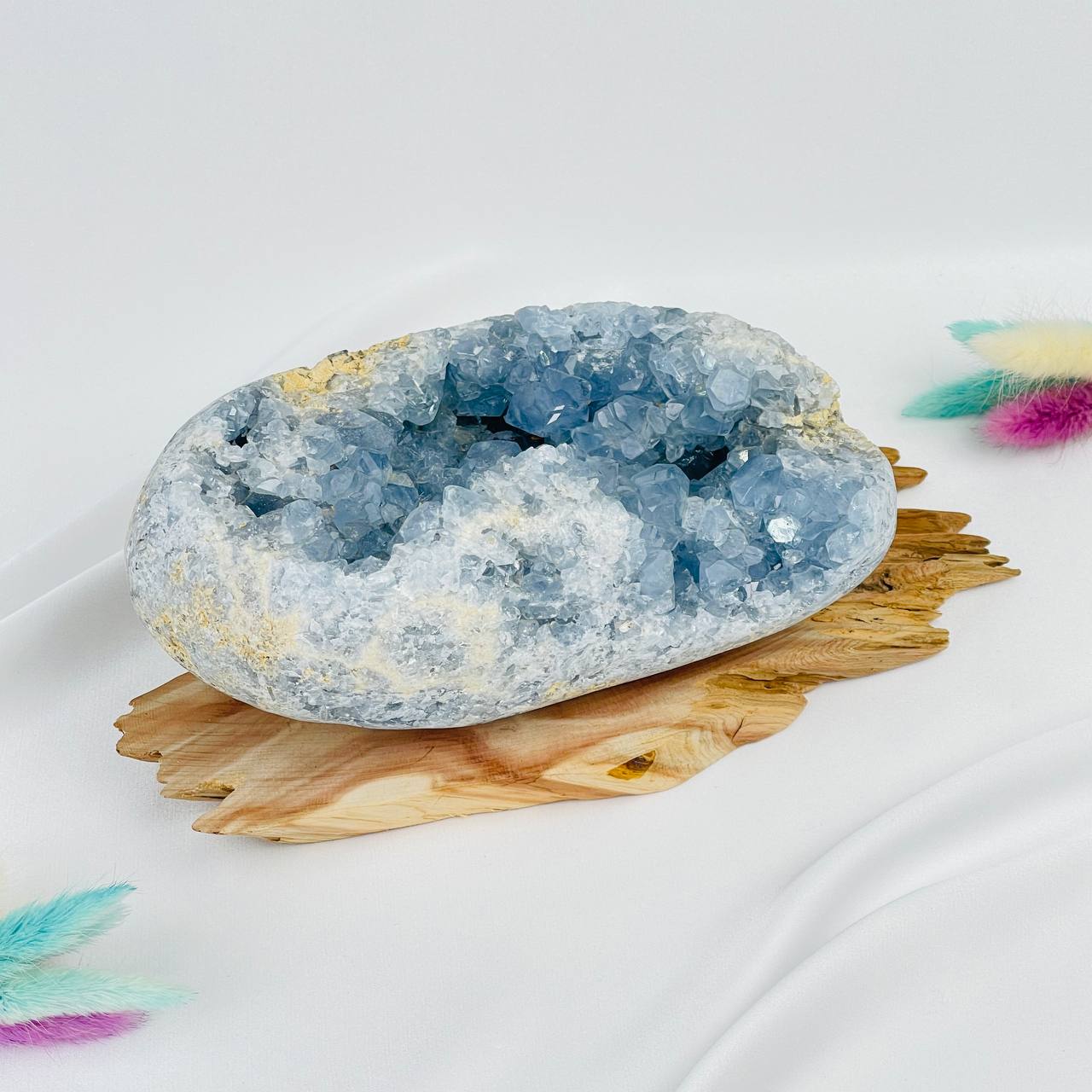 Друза Целестина на подставке - изображение товара №0