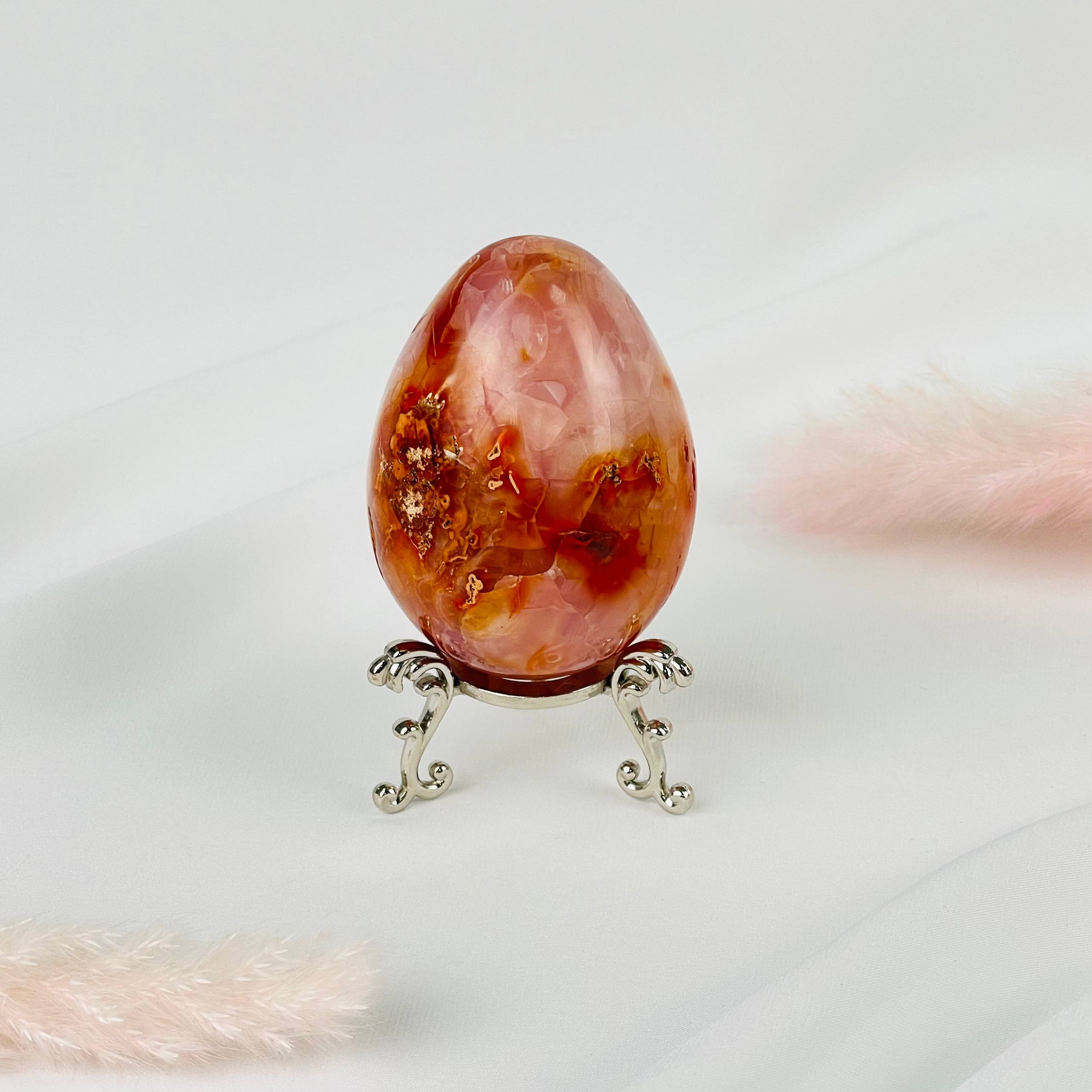Яйцо из Сердолика на подставке - изображение товара №1