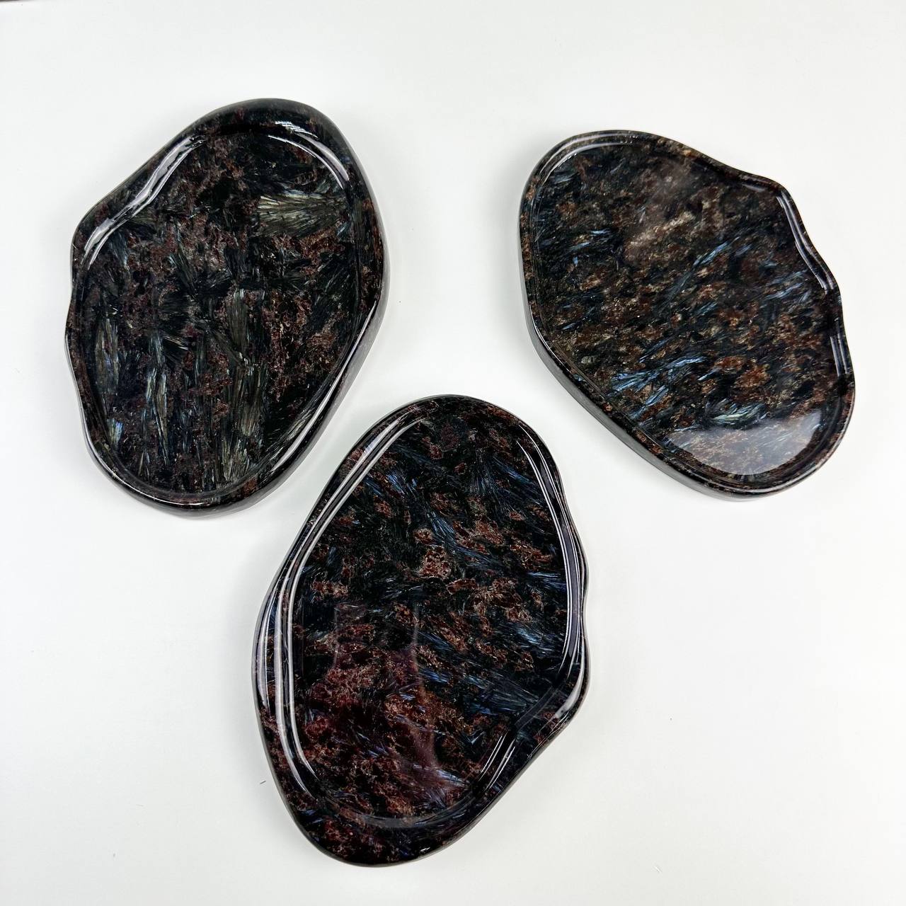 Блюдо из Арфведсонита (Нуумит) - изображение товара №2