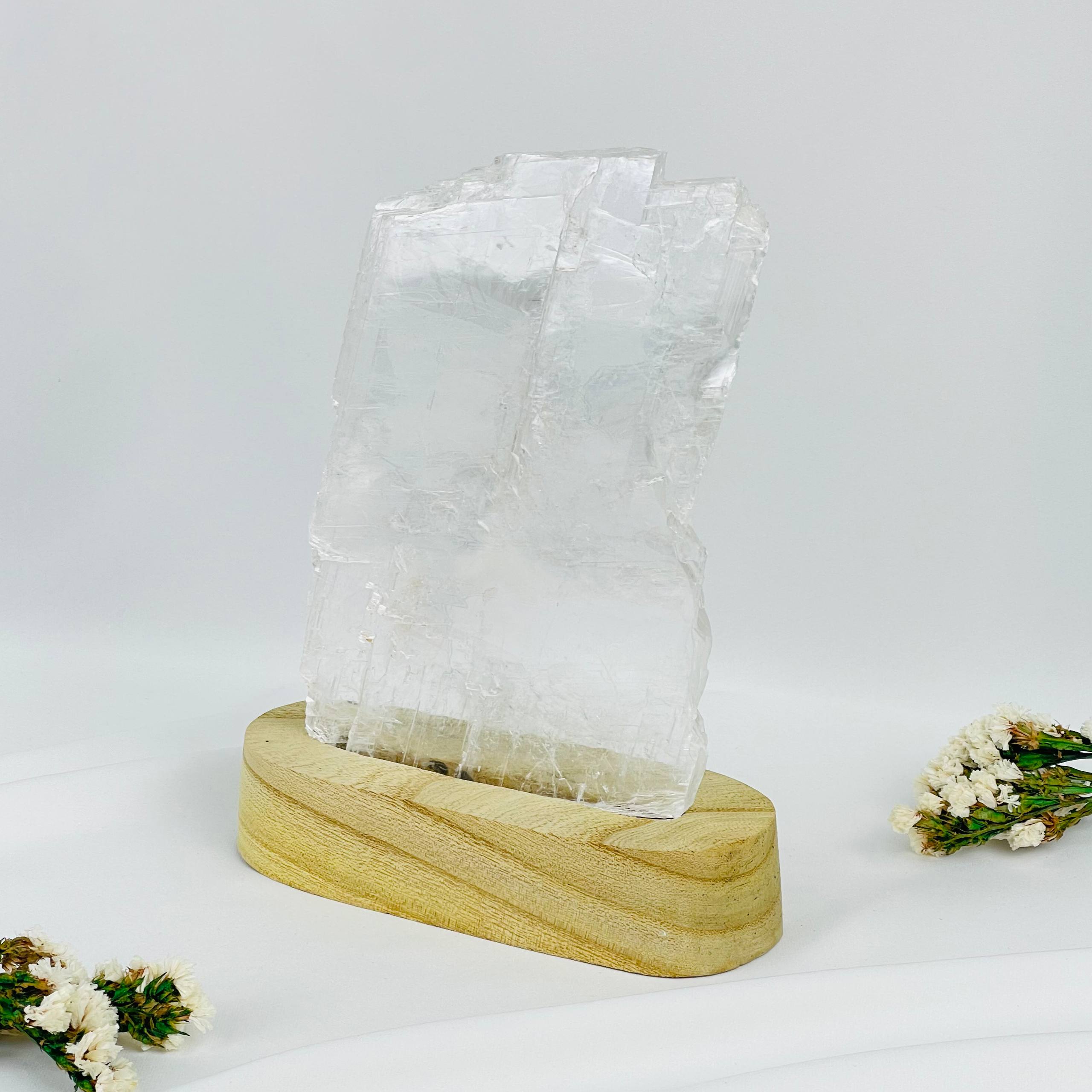 Срез Селенита на подставке - изображение товара №1