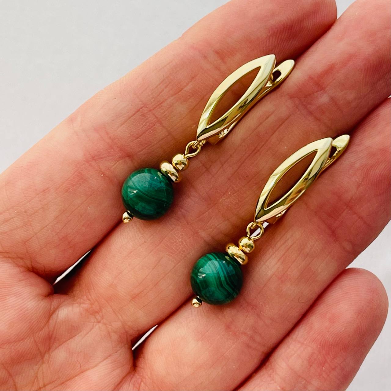 Купить Серьги из Малахита Золото (покр) 8,5 мм артикул 099590 | Радуга ...