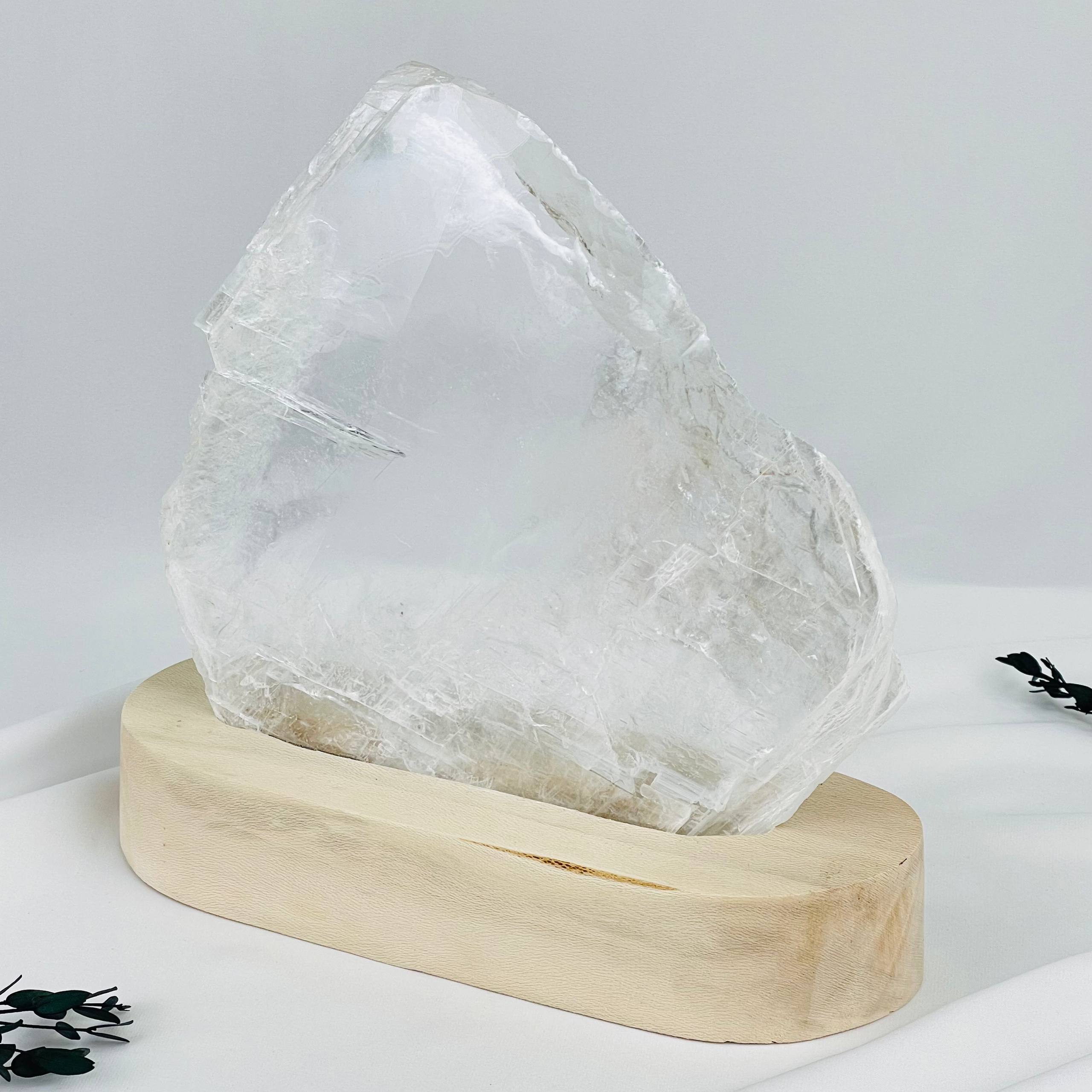 Срез Селенита на подставке - изображение товара №0