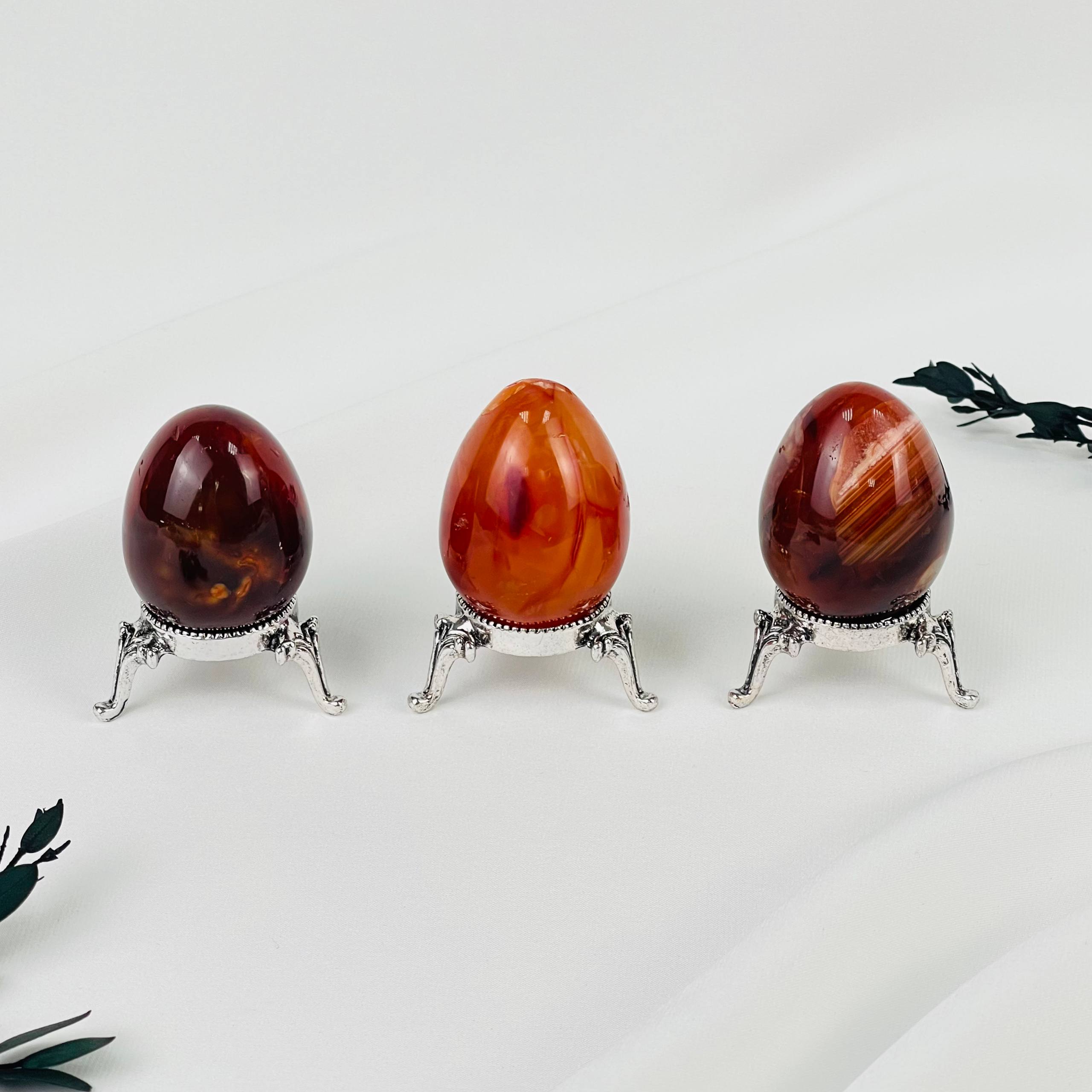 Яйцо из Сердолика на подставке - изображение товара №1