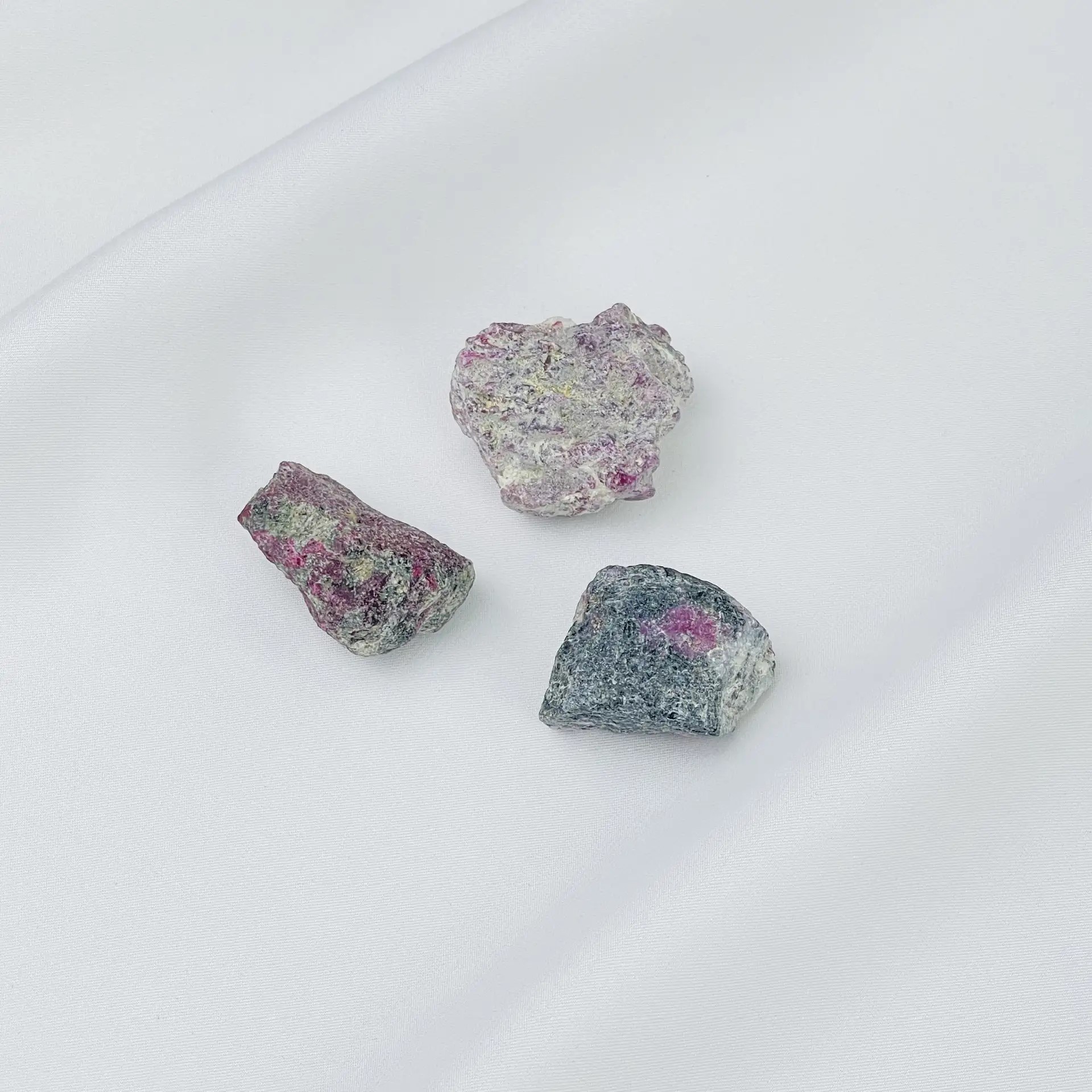 Галтовка из необработанного Рубина - изображение товара №2