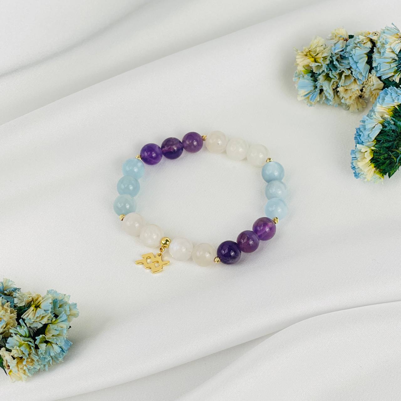 Браслет из Аквамарина, Аметиста и Лунного камня со знаком зодиака (Водолей) - изображение товара №0
