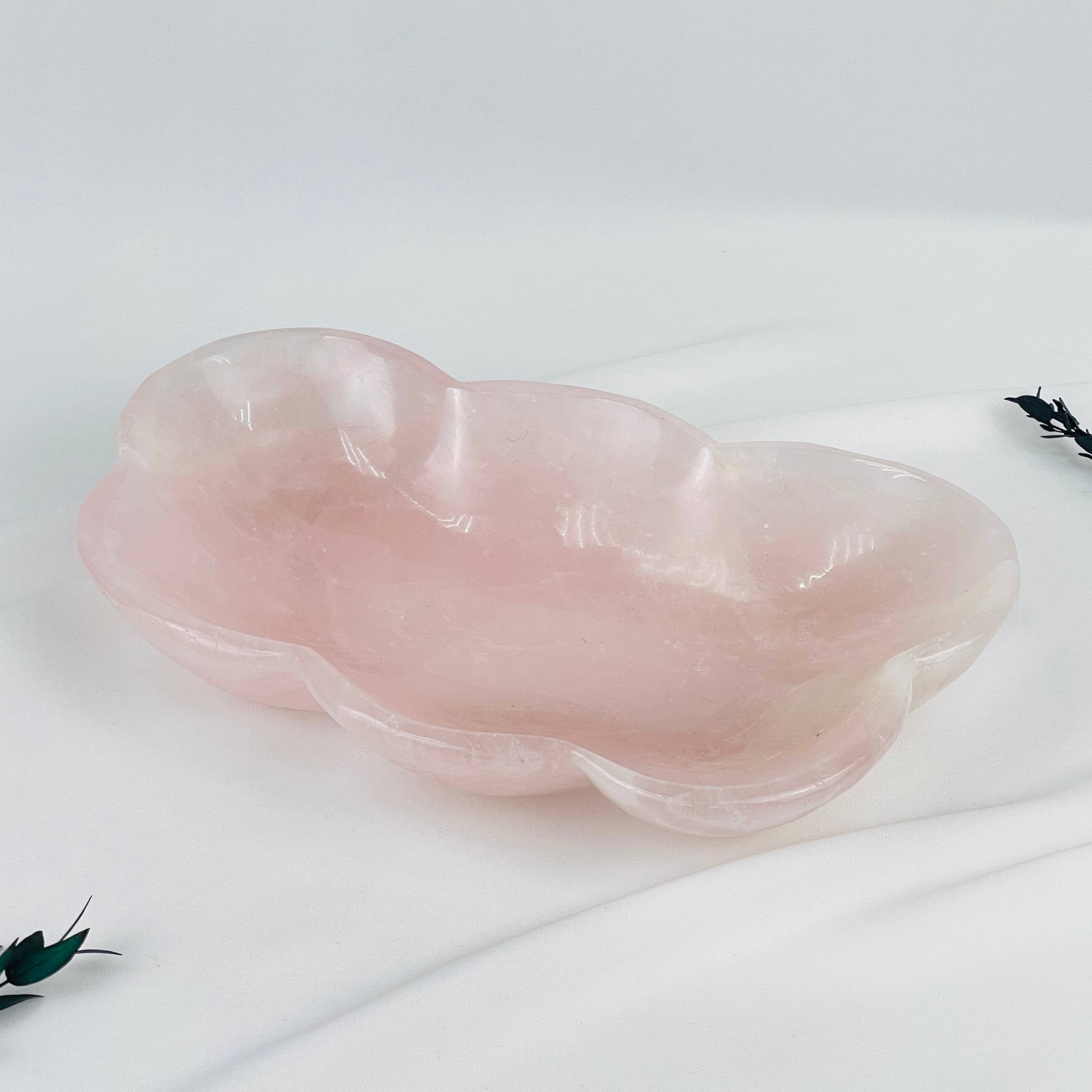 Чаша из мадагаскарского Розового кварца - изображение товара №1