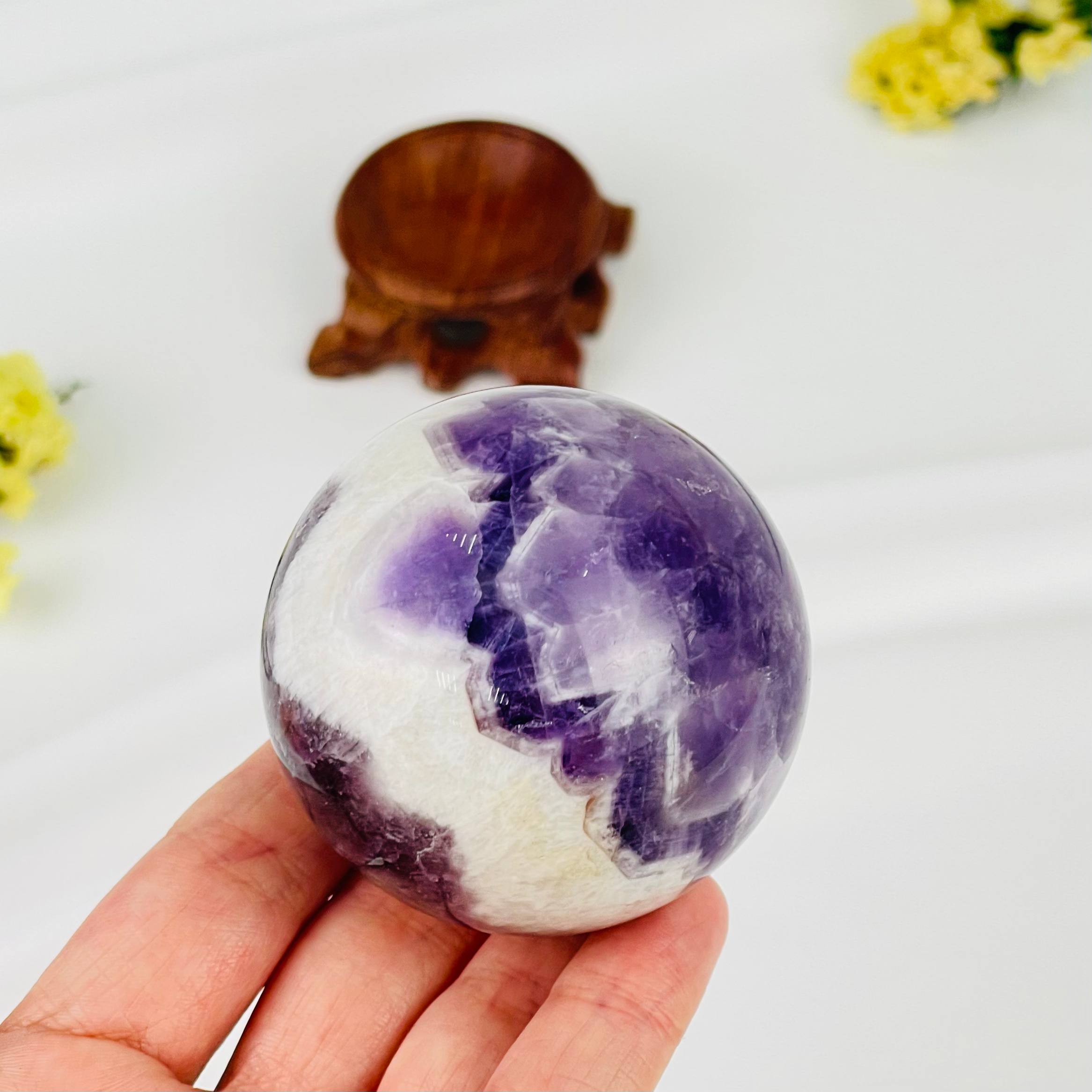 Шар из шевронного Аметиста на подставке - изображение товара №1