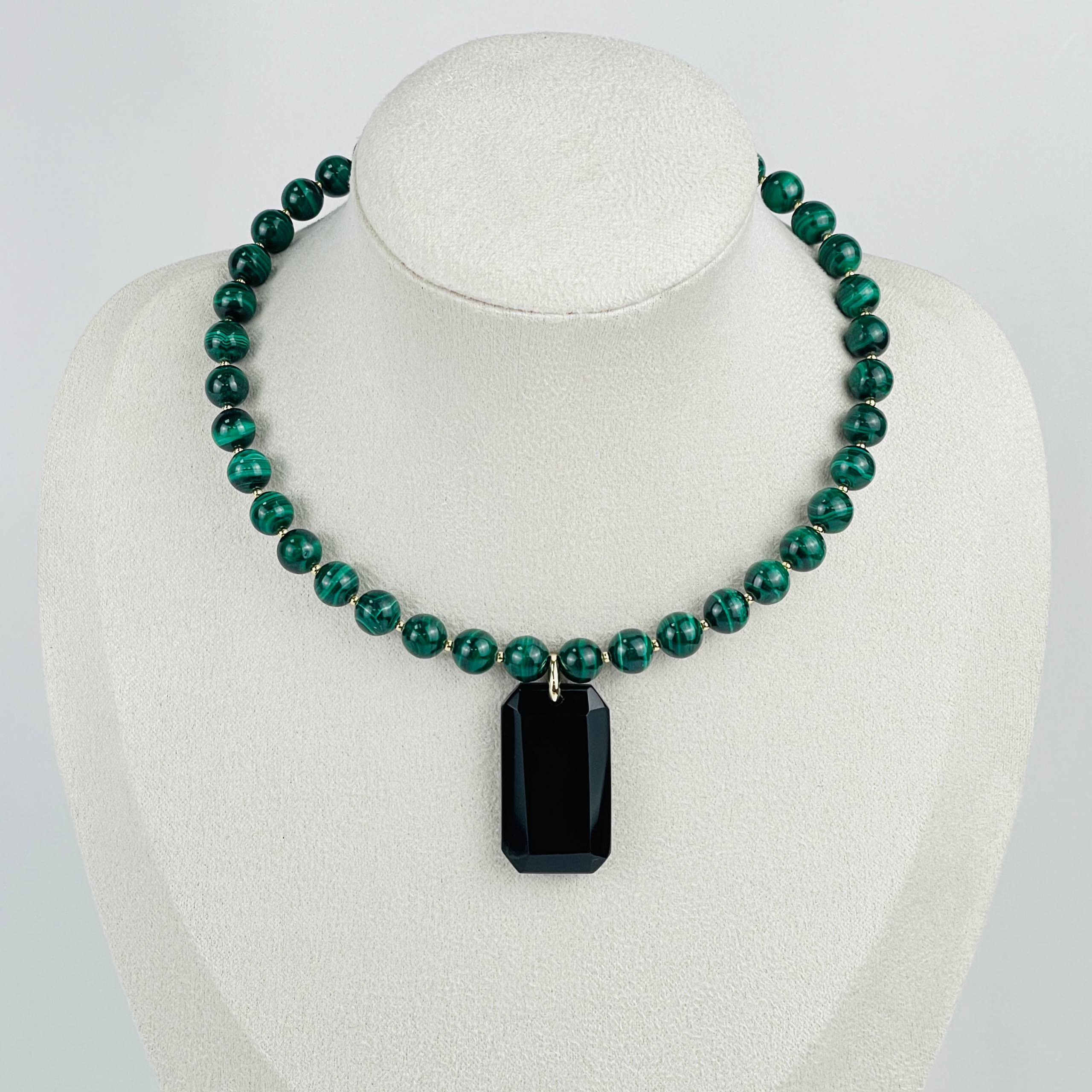 Колье из Малахита и Обсидиана - изображение товара №0