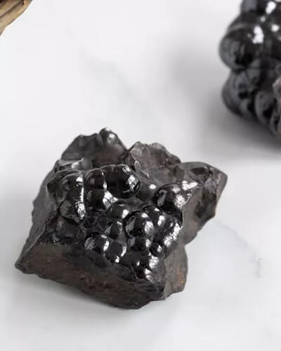 Камень гематит: свойства, значение для человека и кому подходит