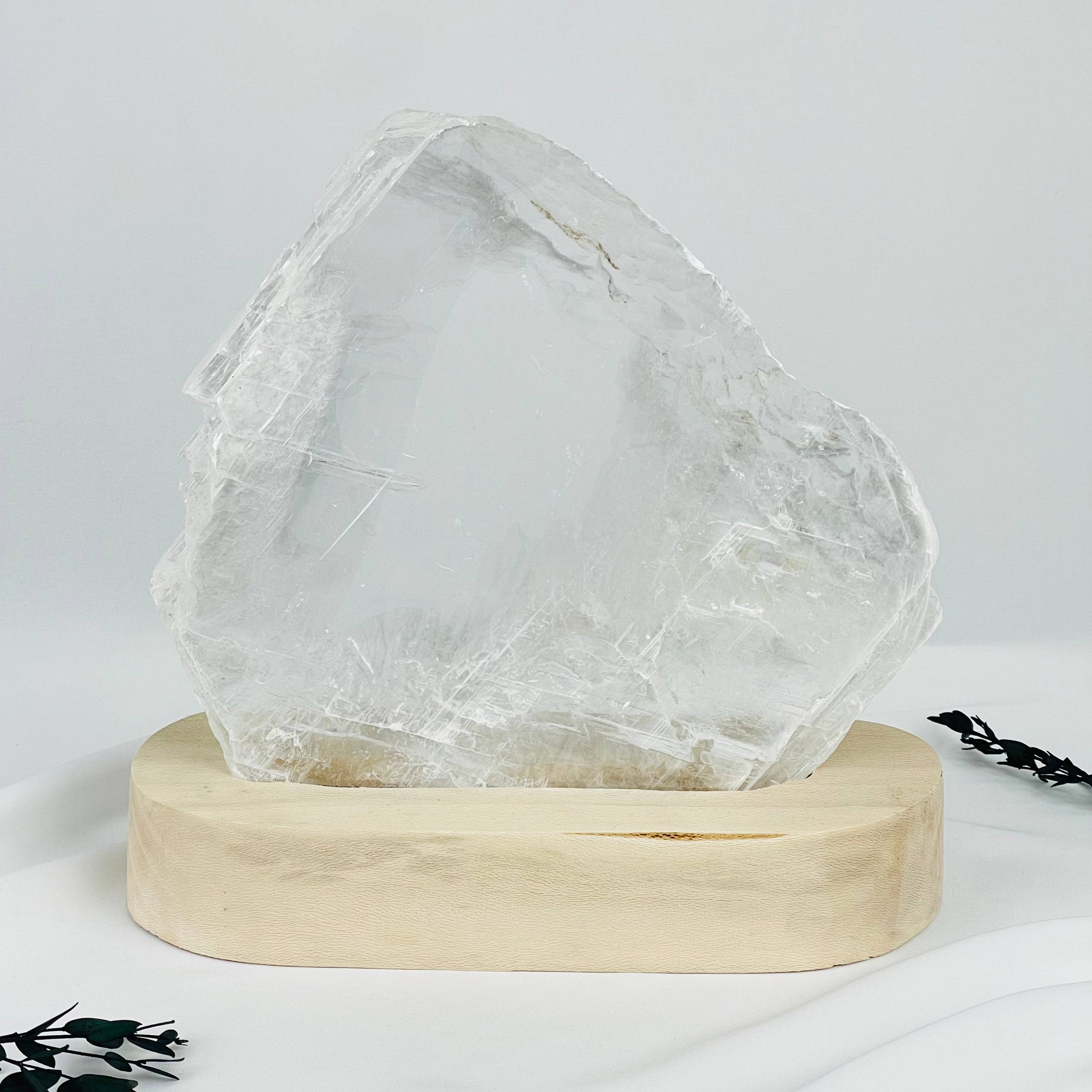 Срез Селенита на подставке - изображение товара №2