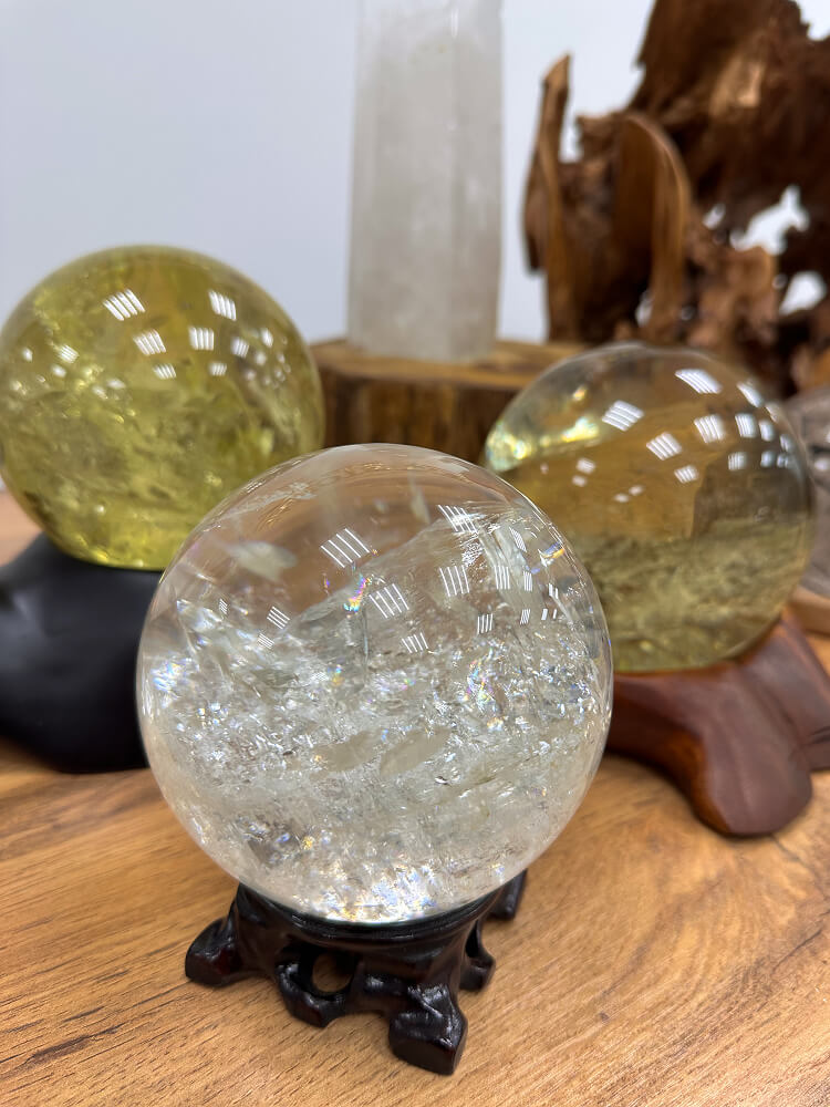 Сферы света: раухтопаз, цитрин и жизнь кварца