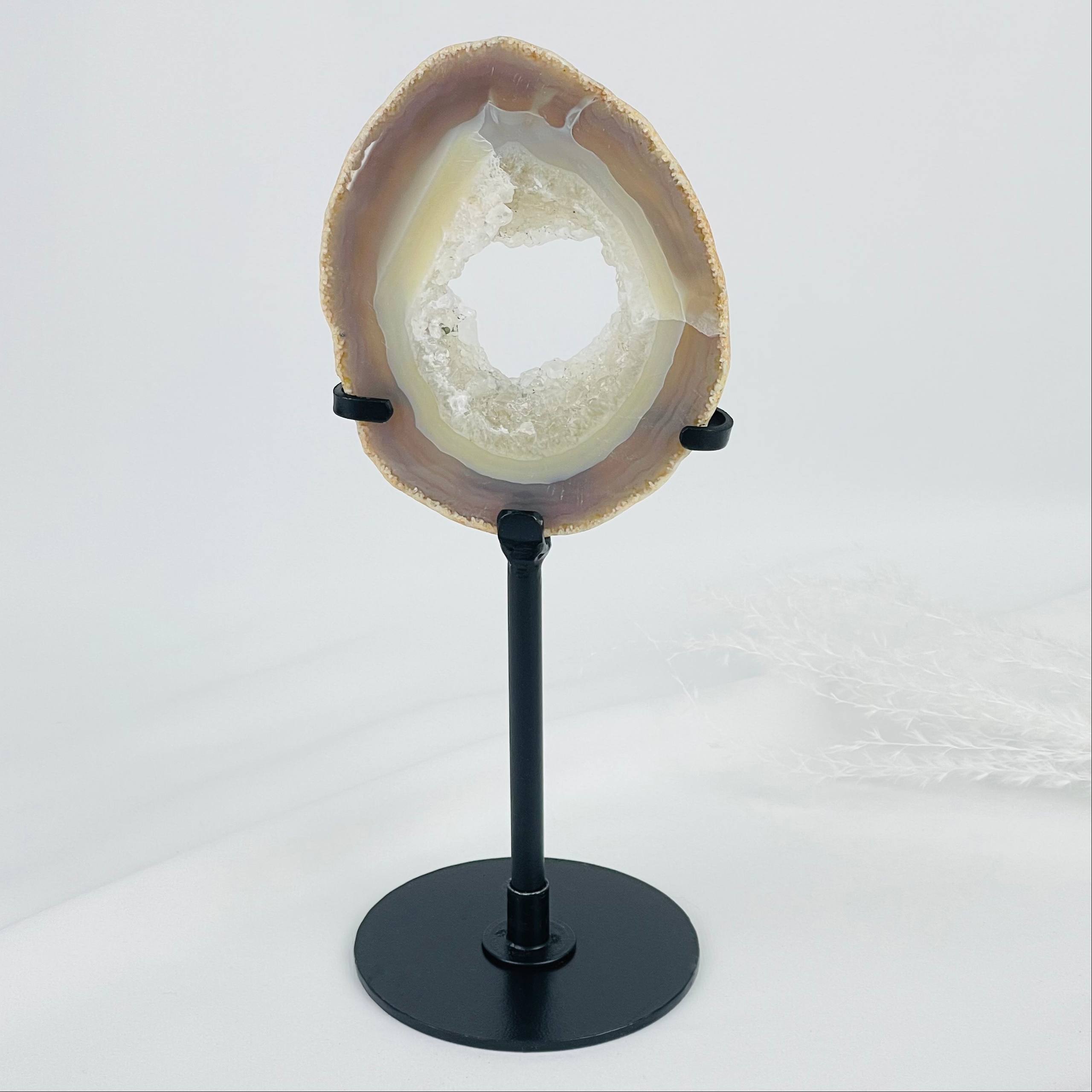 Срез Агата на подставке - изображение товара №1
