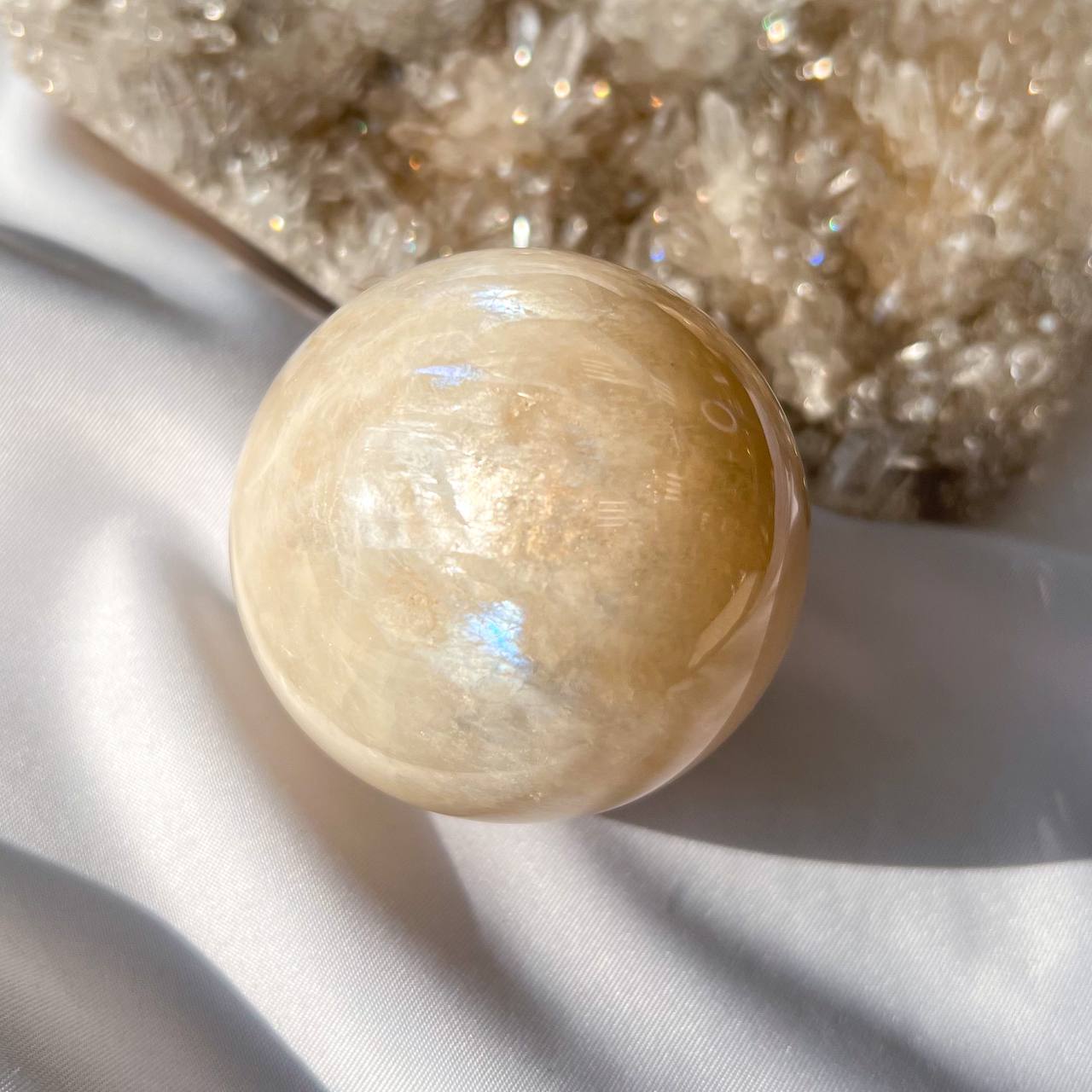 Купить Шар из Лунного камня артикул 102694 | Радуга Самоцветов.