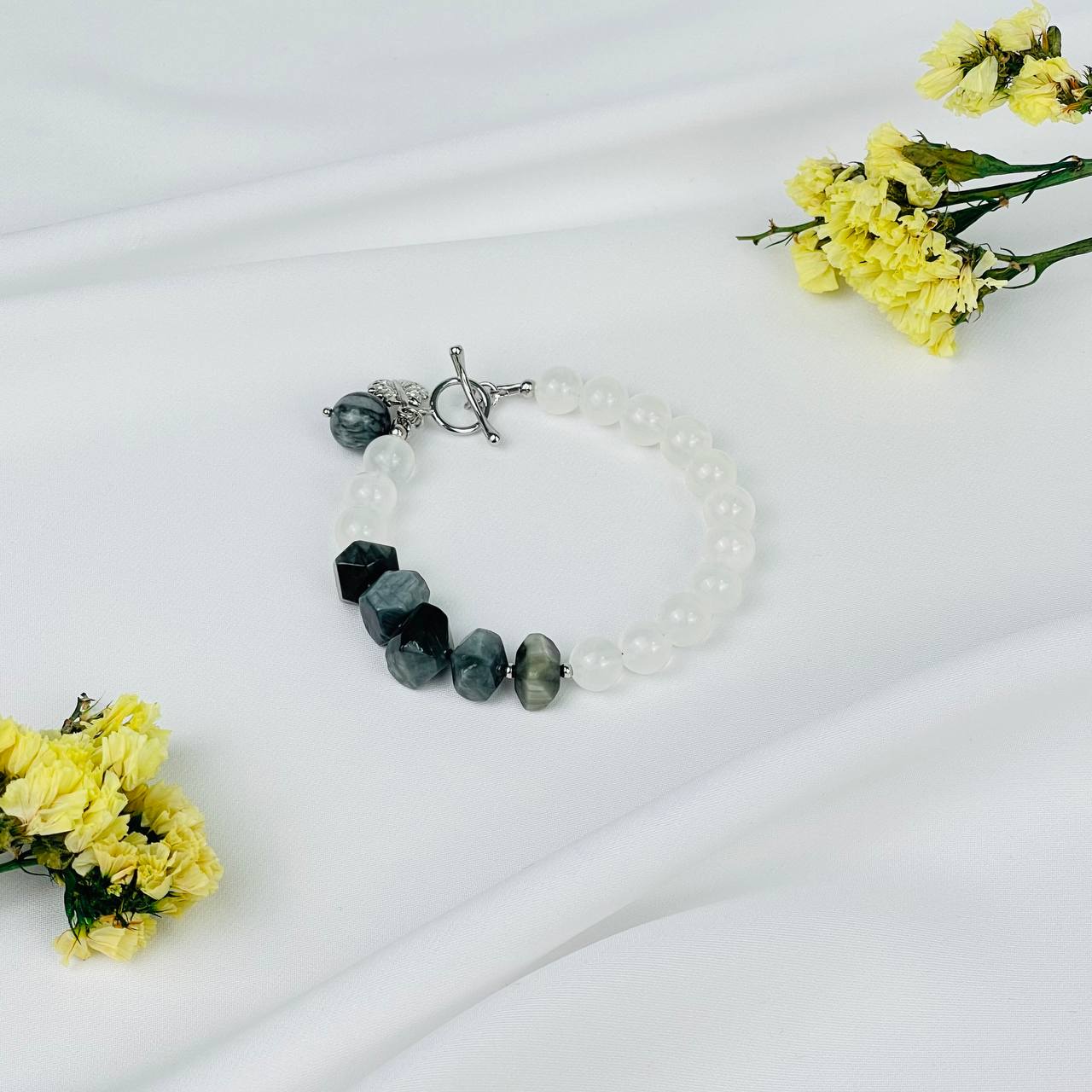 Браслет из Кварца и Соколиного глаза - изображение товара №1