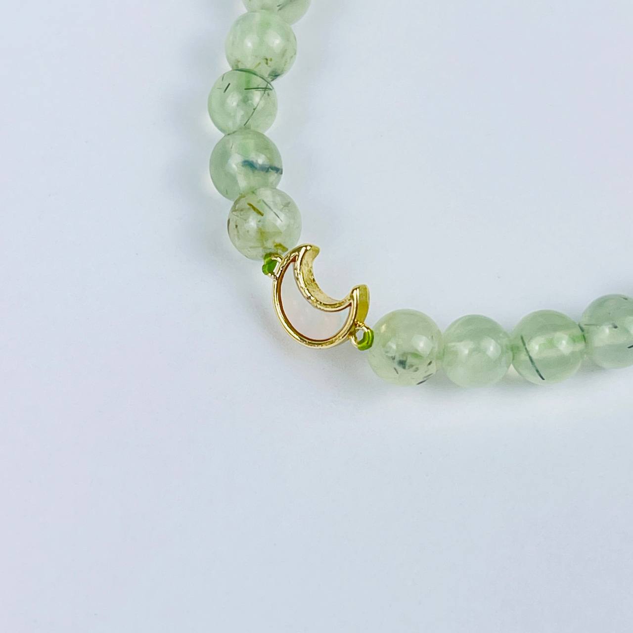 Браслет из Пренита с перламутровой вставкой месяц - изображение товара №2