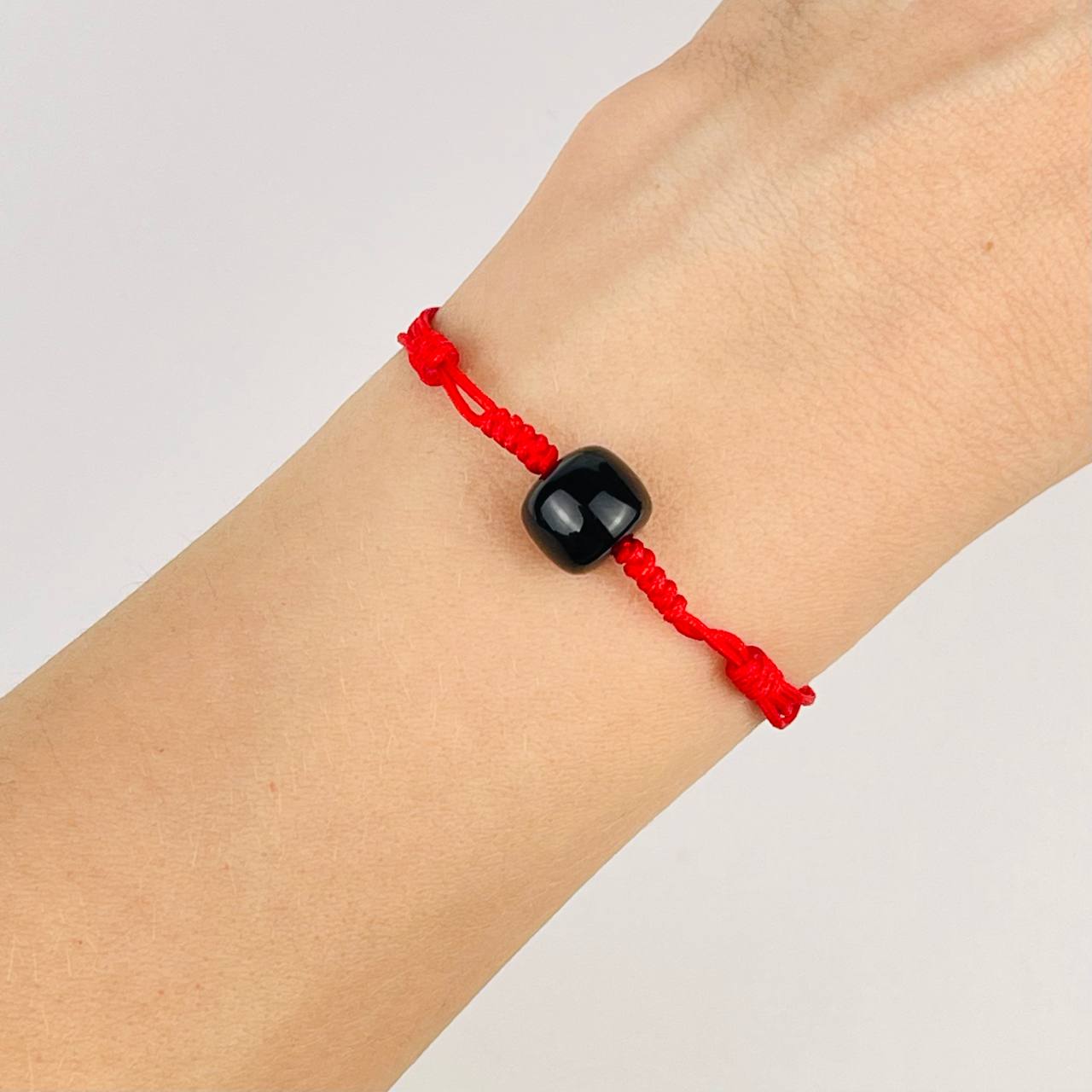 Защитный браслет Красная нить с золотистым Обсидианом - изображение товара №1