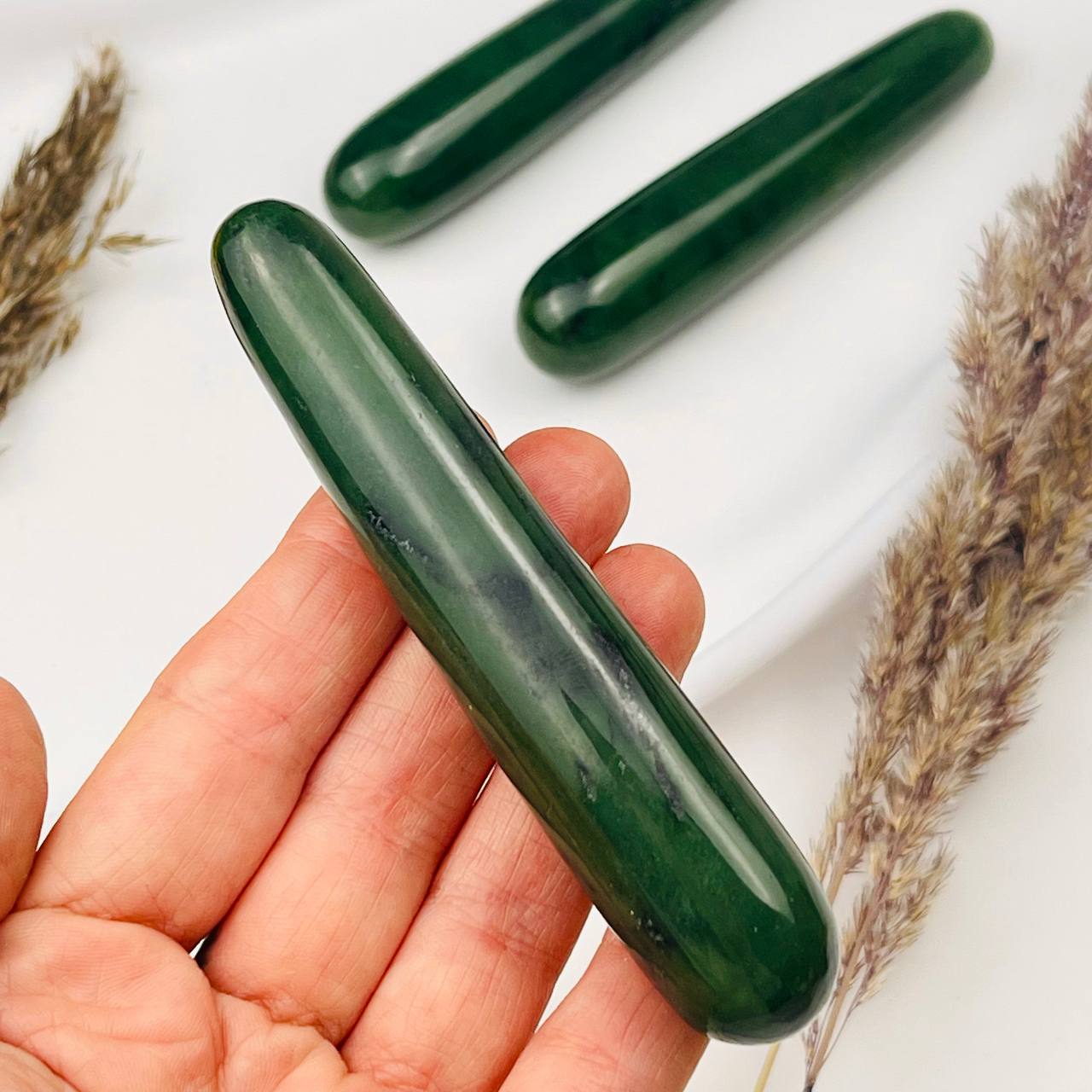 Массажная палочка из камня Нефрит - изображение товара №1
