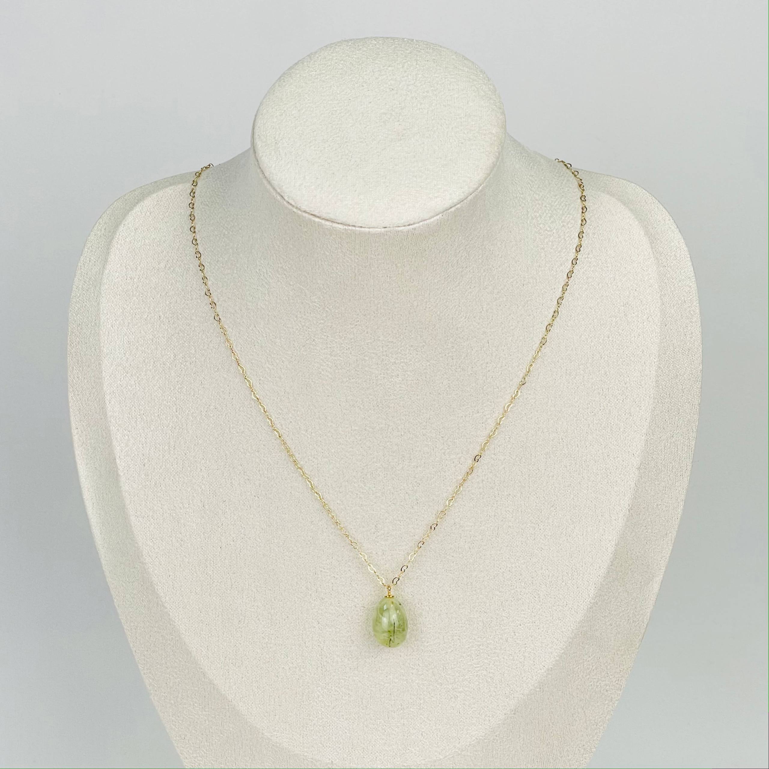 Кулон на цепочке из Пренита - изображение товара №1