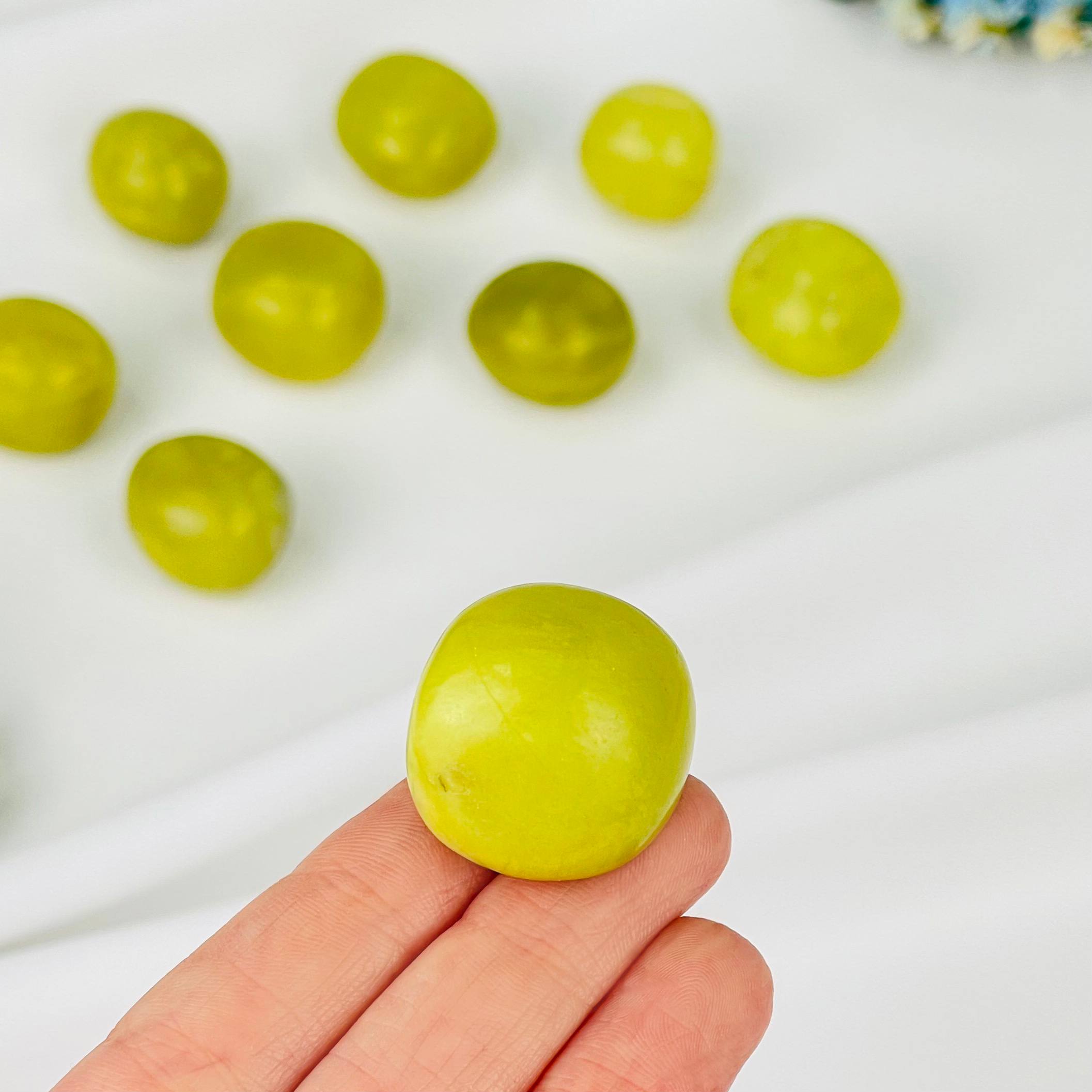 Галтовка из Жадеита - изображение товара №2 Галтовка из Жадеита - изображение товара №1