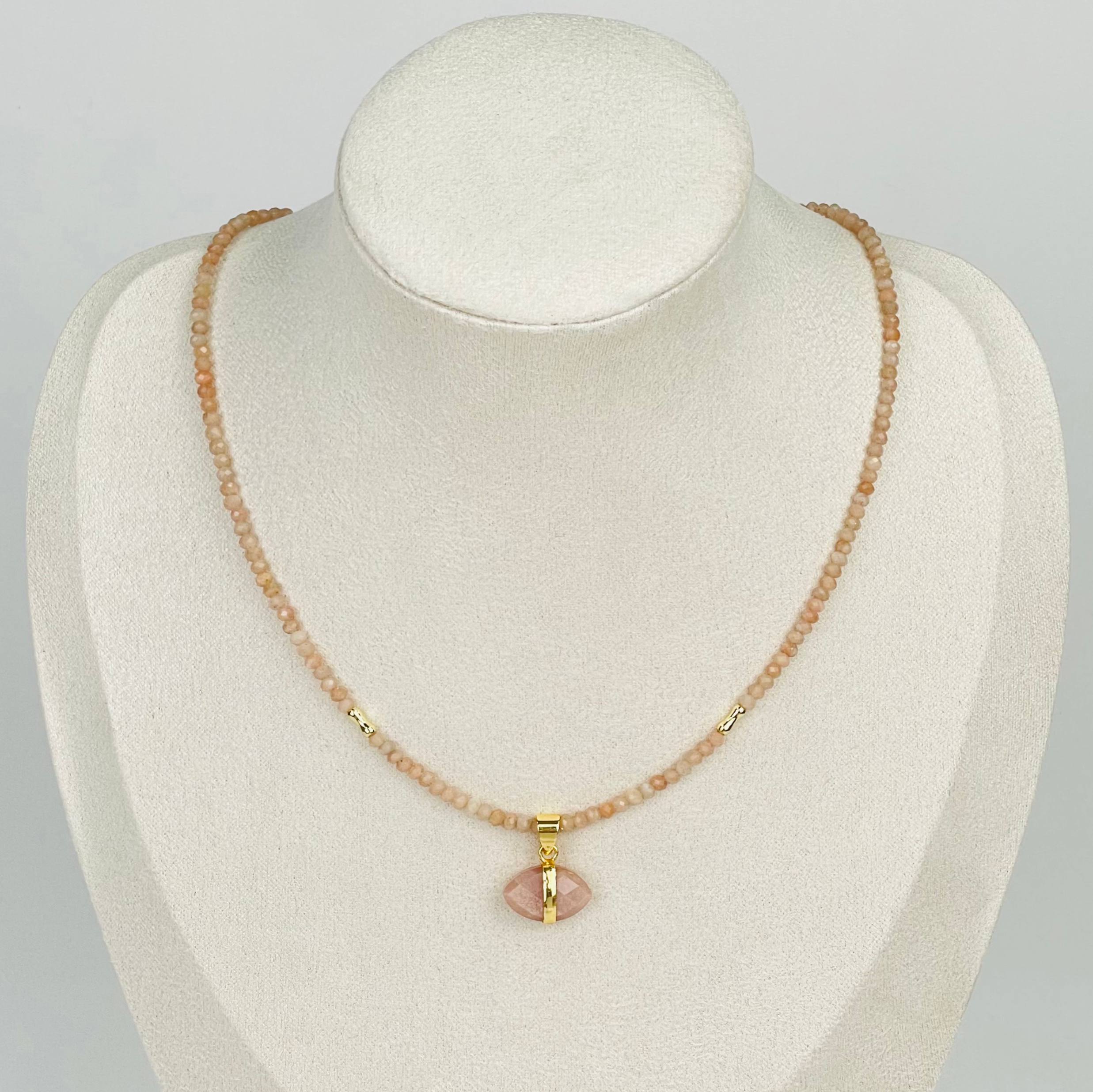 Колье из Лунного камня - изображение товара №1