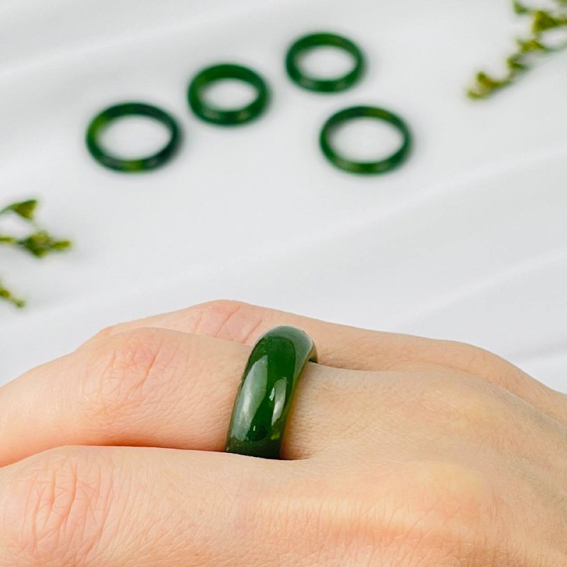 Кольцо цельное из Нефрита - изображение товара №1