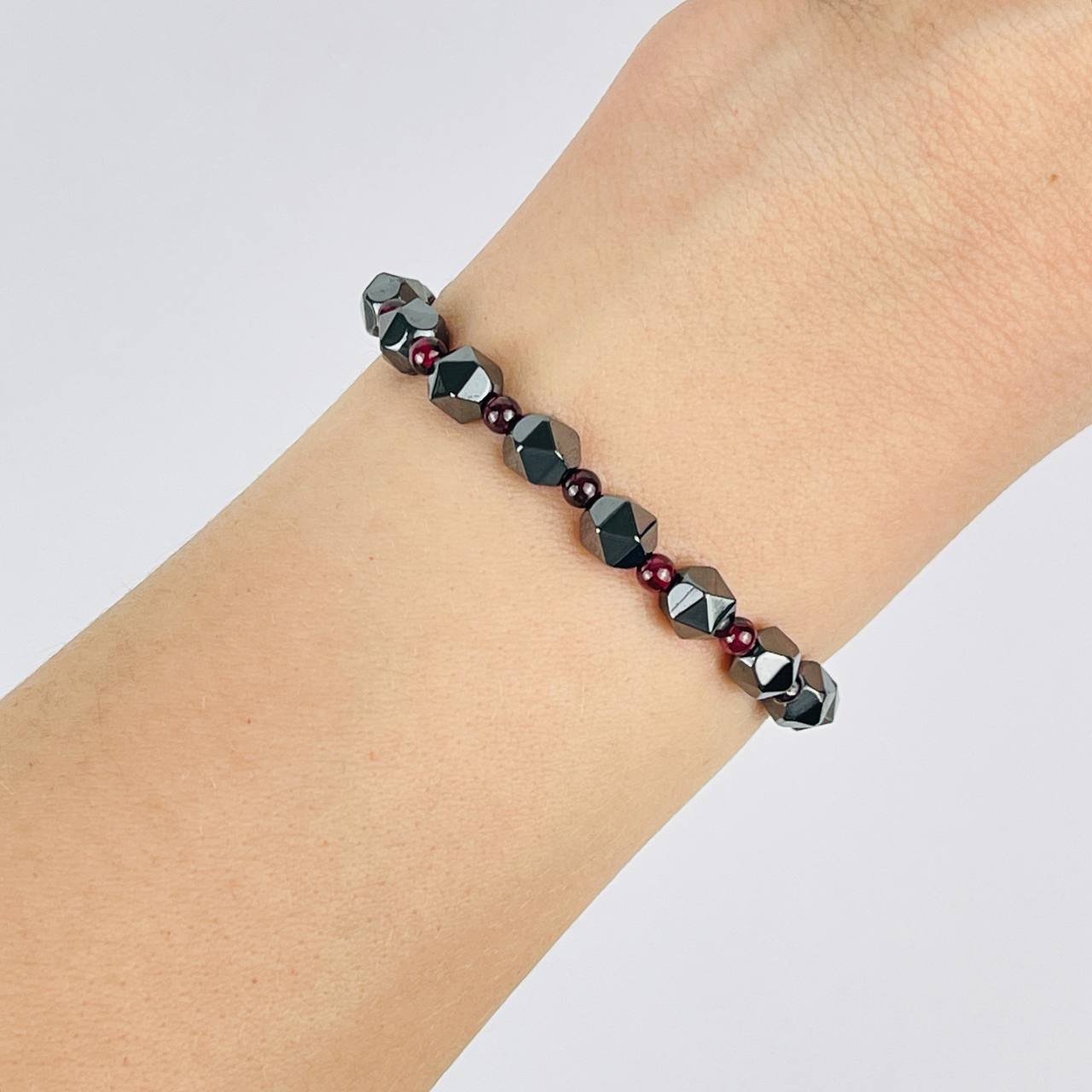 Браслет из Гематита и Граната - изображение товара №1