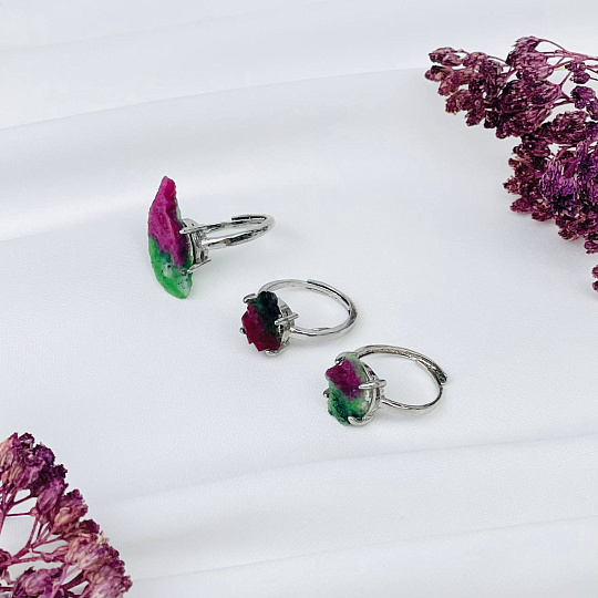 Кольцо регулируемое из необработанного Рубина в Цоизите, Артикул: 115756 - изображение товара №1