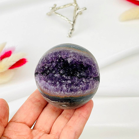 Шар из Аметиста с жеодой, Артикул: 104135 - изображение товара №2