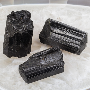 Кристалл из необработанного черного Турмалина 