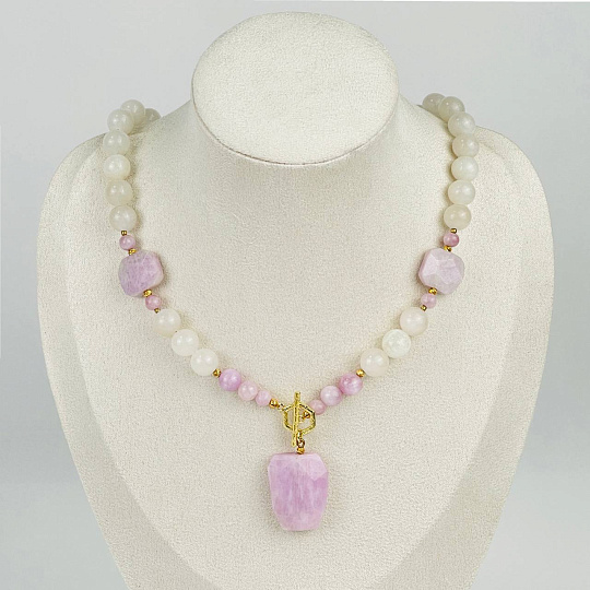 Колье с кулоном из Лунного камня и Кунцита, Артикул: 093033 - изображение товара №1