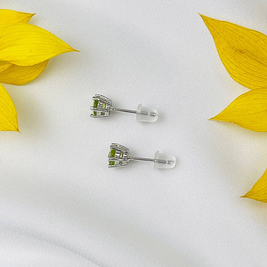 Серьги-пусеты с Хризолитом, Артикул: 109455 - изображение товара №3