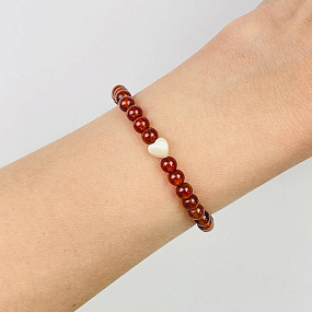 Браслет из Граната с перламутровой вставкой "Сердце", Артикул: 092247 - изображение товара №1