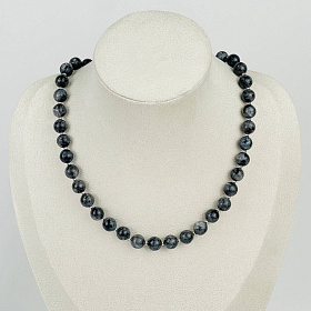 Колье из Лабрадора (Лаврикит)