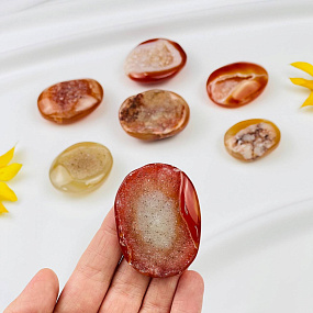 Сердолик с друзой из Кварца