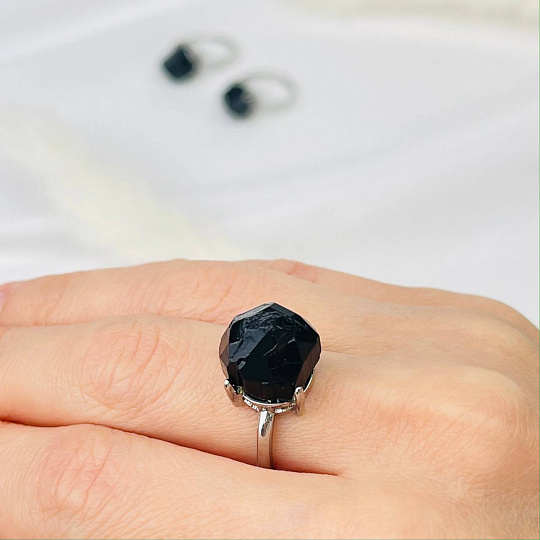 Кольцо регулируемое из черного Турмалина, Артикул: 115754 - изображение товара №1