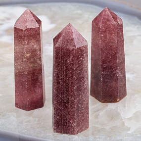 Кристалл из Кварца клубничного