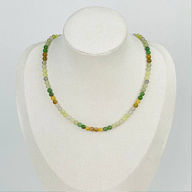 Колье из Нефрита