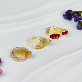 Фугурка резная Черепаха из Яшмы (Мукаит)