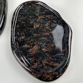 Блюдо из Арфведсонита (Нуумит)