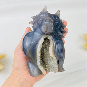 Волк резной из камня Агат серый с жеодой, Артикул: 071712 - изображение товара №3