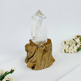 Кристалл из Горного Хрусталя на подставке