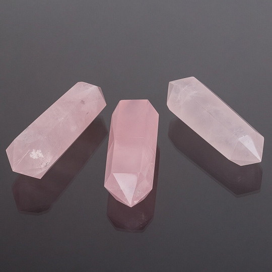 Кристалл двухконечный из Розового кварца 