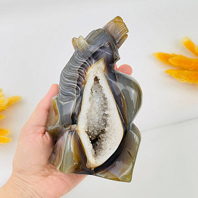Медведь резной из камня Агат серый с жеодой, Артикул: 071399 - изображение товара №3