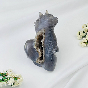 Волк резной из камня Агат серый с жеодой, Артикул: 071709 - изображение товара №2