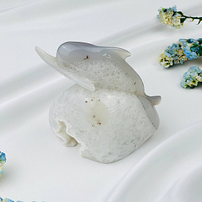 Дельфин резной из камня Агат серый с жеодой, Артикул: 071592 - изображение товара №1